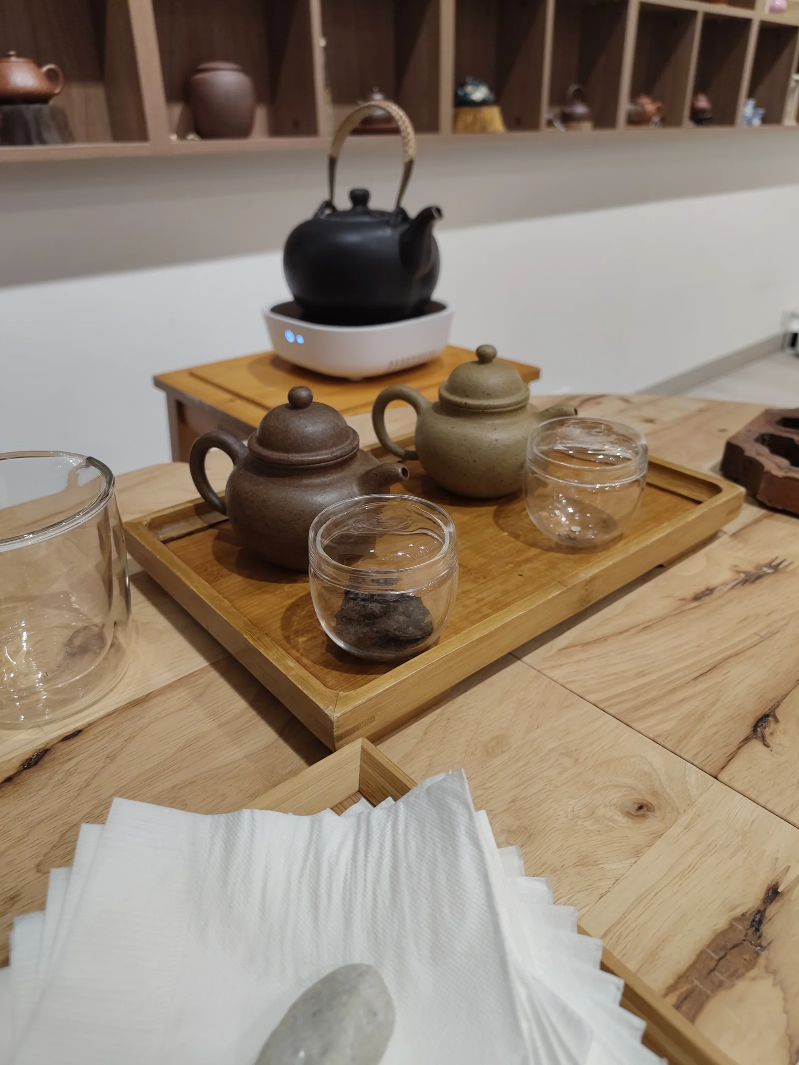 Two kinds of pu'er tea at a tea house
