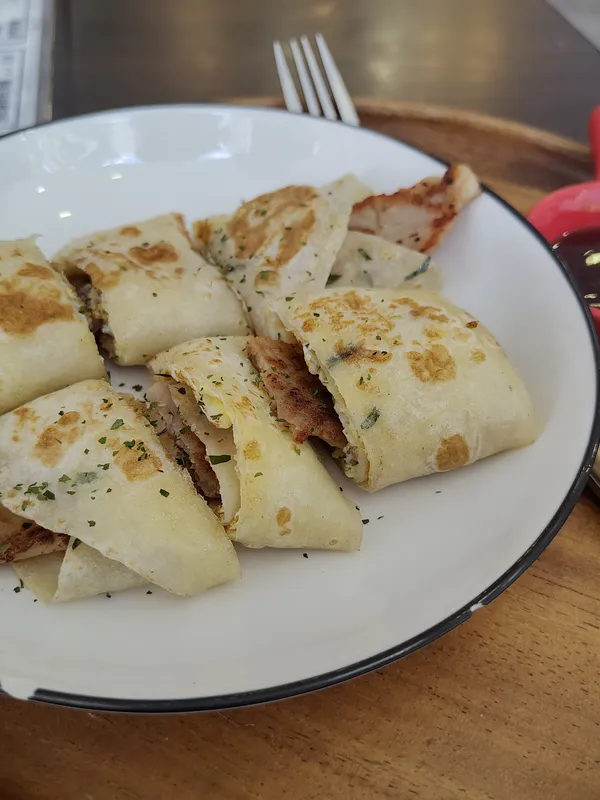 Pork tenderloin dànbǐng.